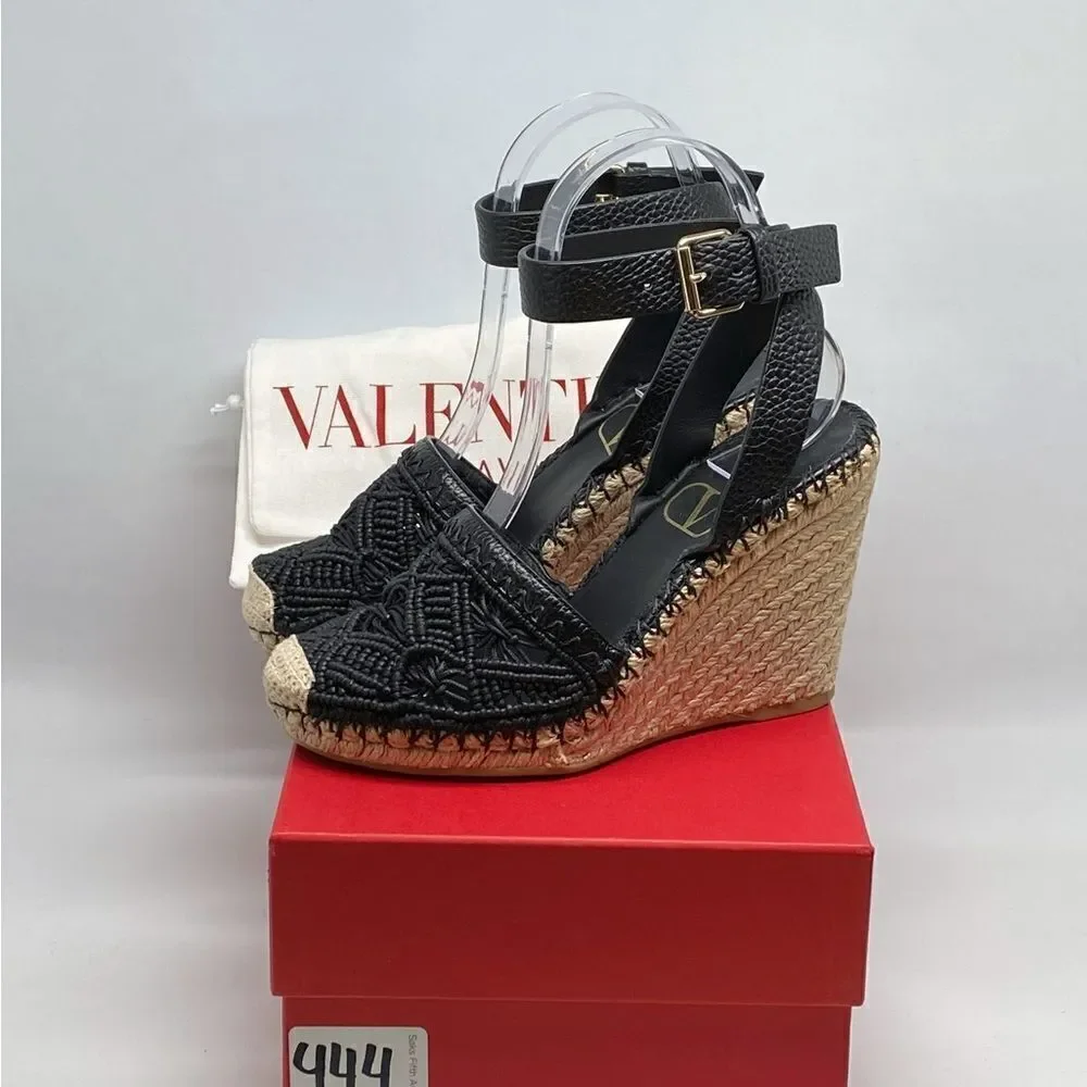 Valentino Garavani never worn